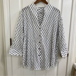 Foxcroft Shaped Fitted Black White Geometric Textured Cotton Button Down 18W